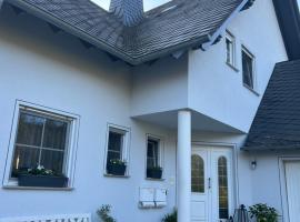 Gemütliche Ferienwohnung im Hunsrück，位于Dill的酒店