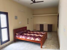 Jayanthi home stay，位于蒂鲁瓦纳马莱的民宿