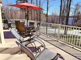 Cozy Stay with Balcony, BBQ & Trails, Near Lake Lyster，位于科蒂库克的酒店