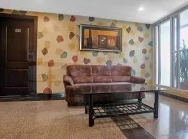 Super Townhouse Divya Palace