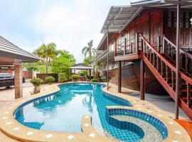 Luxury Iconic Royal Boat Pool Villa North Pattaya，位于芭堤雅市中心的酒店