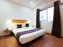 Super Townhouse RCC Elite，位于海得拉巴的酒店