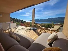 Appartement 2 pièces superbe vue mer clim et wifi piscine chauffée