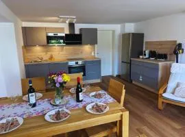 Frankenherz-Apartments - Premium Wohnung mit Terrasse, nahe Playmobil-Funpark & zur Messe, Self-Check-In