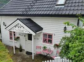 Sjarmerende perle med utsikt mot fjorden