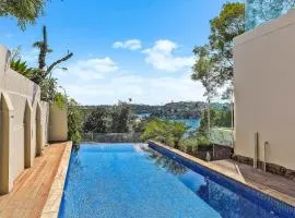 6BR Stunning Waterview & Private Pool