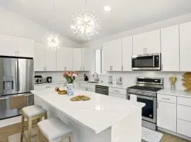 Ruby 17 - New build-beautiful lake view-5beds 12 sleeping
