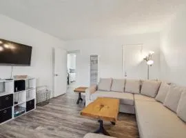 Beautiful 2 Bed Beach Condo #203