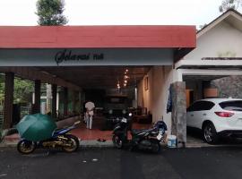 Selaras villa and cottage，位于Gunungcupu的酒店