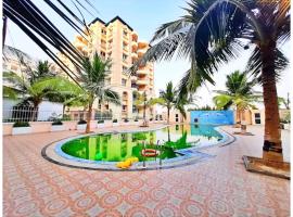 Hotel Santosh ! Residency Puri Near Sea Beach - Lift - Shared Parking - Swiming Pool Facilities - Spacious and Fully Air Conditioned Rooms - Best Hotel In Puri，位于普里的酒店