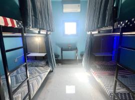 Private Sleepbox - Central Riverside，位于金边的酒店