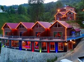 Kral Dağ Evleri & Restoran，位于里泽的酒店