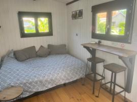 Le camper Tiny House，位于佩萨克的小屋