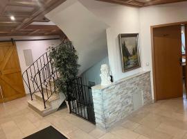 Hacker-Alm，位于Otterfing的酒店