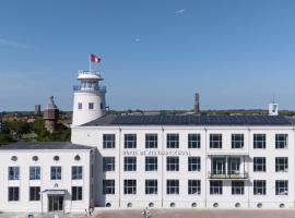 Hotel De Zeevaartschool，位于弗利辛恩的酒店