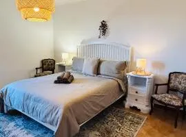 Ampio Appartamento su 2 Livelli nel Centro Storico, Ideale per Coppie o Gruppi da 2 a 5 Persone