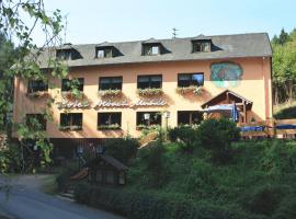 Waldhotel Albachmühle mit Albacher Stuben，位于Wasserliesch伊戈勒尔纪念碑附近的酒店