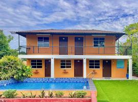 The SeaShell Melaka Pool View Chalet Kuala Sg Baru，位于Kampong Hilir的酒店