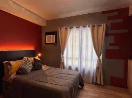 Stylish Urban in Central Location with 500Mbps WiFi and Private Parking