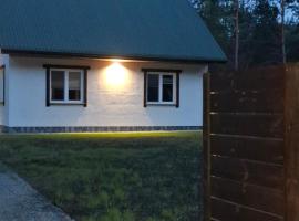 Domek nad zalewem Siemianówka m Nowa Łuka，位于Łuka的酒店