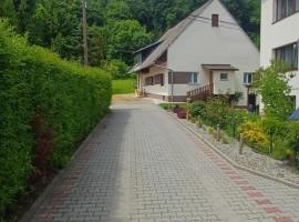 Pod Górą，位于Wiśniowa的酒店