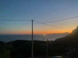 La casa di carolina，位于马拉泰亚的酒店