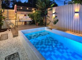 Japanese style plunge pool Villa in Si Racha，位于是拉差的酒店