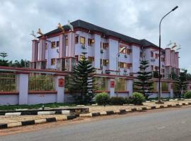 Eurogold Hotel and suites Ogidi，位于Mama的酒店