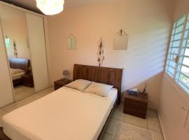 Repos vert，位于Rémiré的酒店