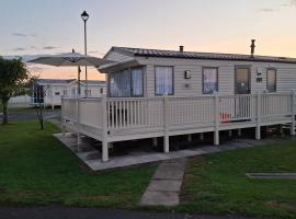 Chasing The Dream k52, Ingoldmells, FREE WIFI Bedding and Towls Provided，位于英戈尔德梅尔斯的豪华帐篷营地