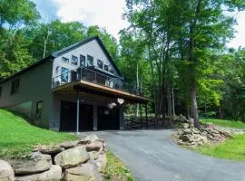 Modern Chalet with Hot Tub and Lake Access
