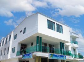 Hotel Yenny del Mar Tolú，位于Santiago的酒店