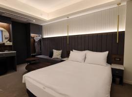 The Plain Hotel Dongyang，位于Okcheon的带按摩浴缸的酒店