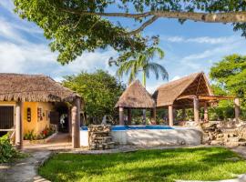 Hotel la Caprichozza，位于Conkal的酒店