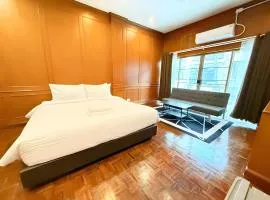 Stay On Sukhumvit Soi 11
