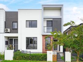 Entire home in Austral, Australia，位于Austral的酒店