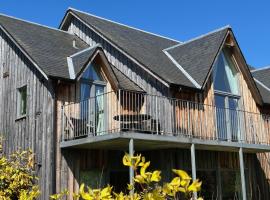 6, The Gallops, Mains of Taymouth Estate, Kenmore，位于肯莫尔的酒店