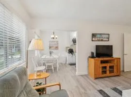 Beautiful 2 Bed Beach Getaway #115 condo