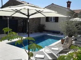 Villa Nostalgia pool & wellness