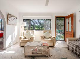 All in One Home Work, Relax & Weekend Escape，位于Bomaderry的酒店