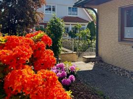 TooHuus，位于希察克尔的带停车场的酒店