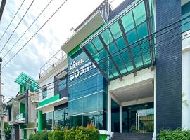Urbanview Hotel Cosmo Jambi，位于Sultan Thaha Airport的酒店