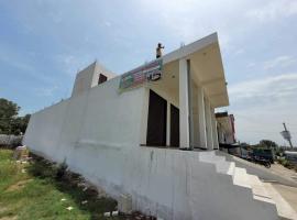 OYO Hotel Hastinapur Palace，位于密拉特的酒店