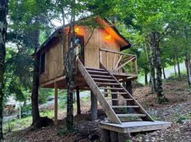 Private Room Flori，位于瓦勒博内的山林小屋