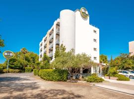 B&B HOTEL Hyères，位于耶尔的酒店