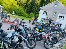 Rockin 70's Lodges，位于Barbey-Séroux的酒店