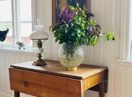 G&aring;rdshuset i Kr&aring;kerum!，位于J&auml;mj&ouml;的宠物友好酒店