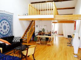 Le loft de Saint-Laurent，位于Saint-Laurent-le-Minier的酒店