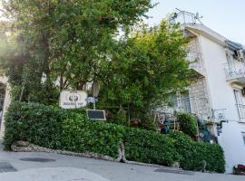 Guest House Vucicevic，位于布德瓦的酒店