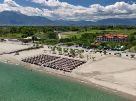 Hotel Giannoulis，位于帕拉利亚卡泰里尼斯的酒店